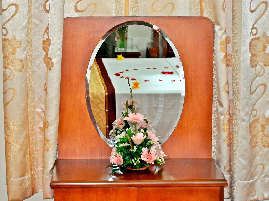 Grand Holiday Hotel 2 Hanoi Bagian luar foto