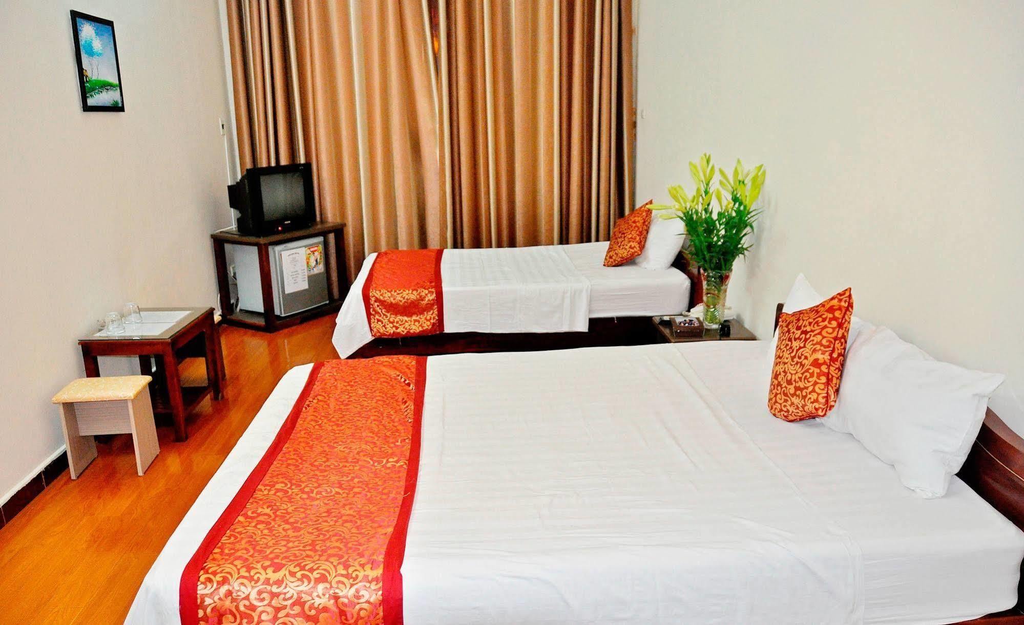 Grand Holiday Hotel 2 Hanoi Bagian luar foto